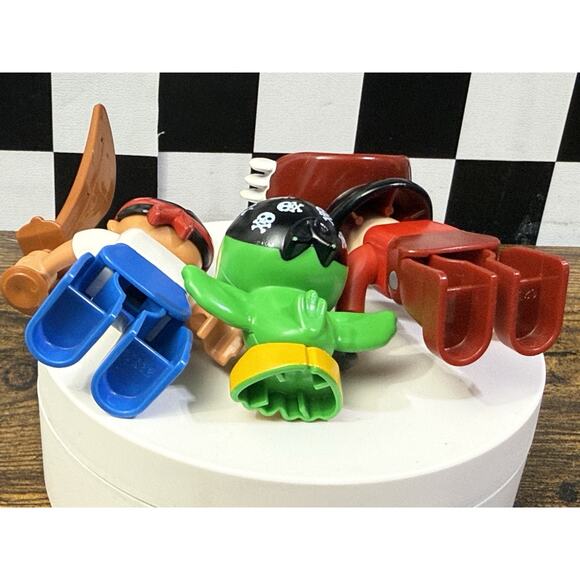 LEGO DUPLO Jake & The Neverland Pirates Captain Hook, Jake & Skully Figure Lot - Picture 6 of 7